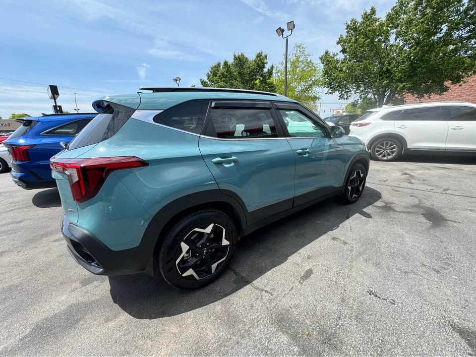 Vehicle image 5 of 10