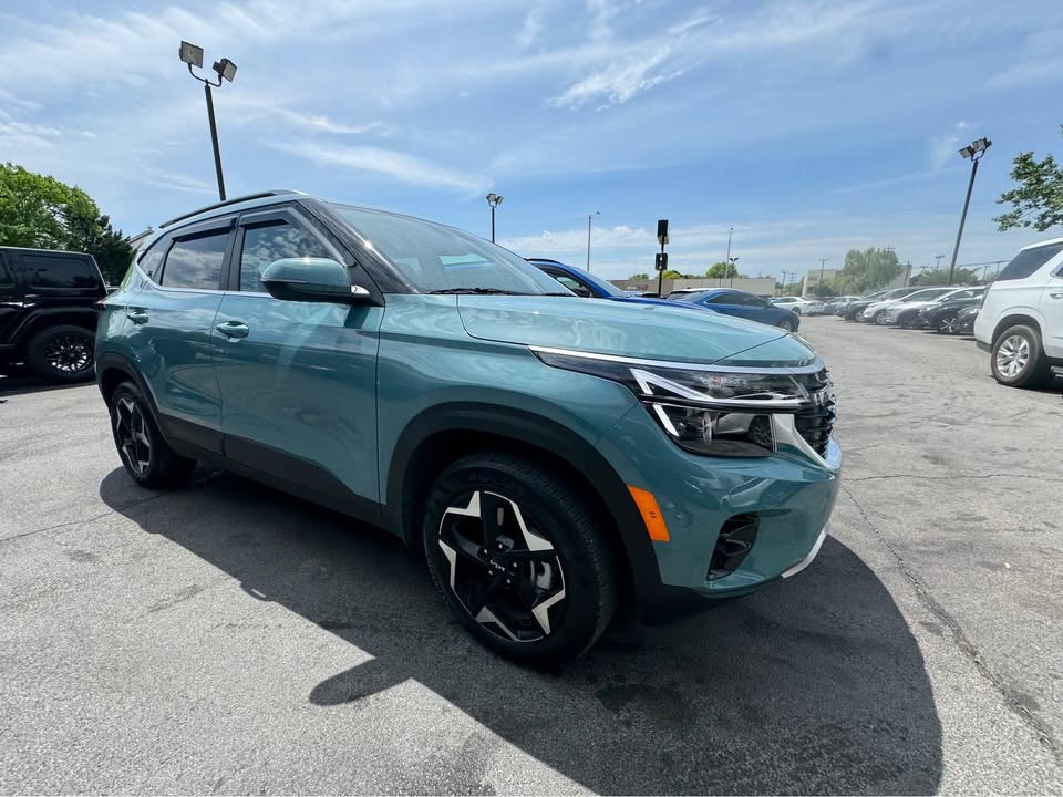 Vehicle image 3 of 10