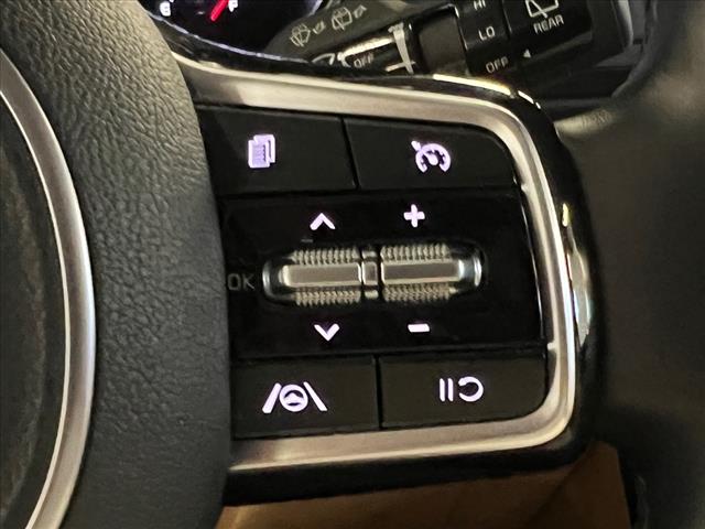 Vehicle image 11 of 29