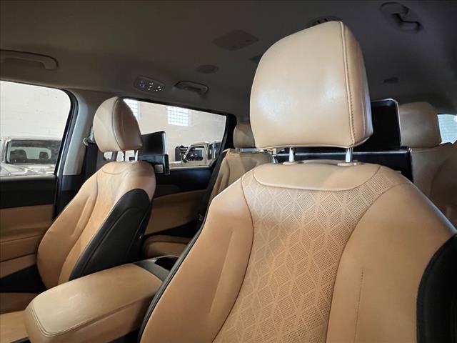 Vehicle image 19 of 29