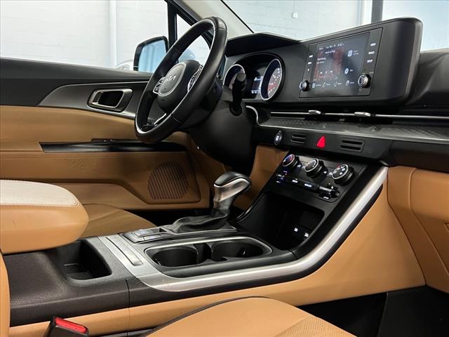 Vehicle image 28 of 29