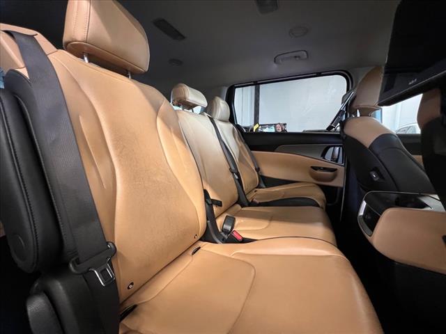 Vehicle image 25 of 29