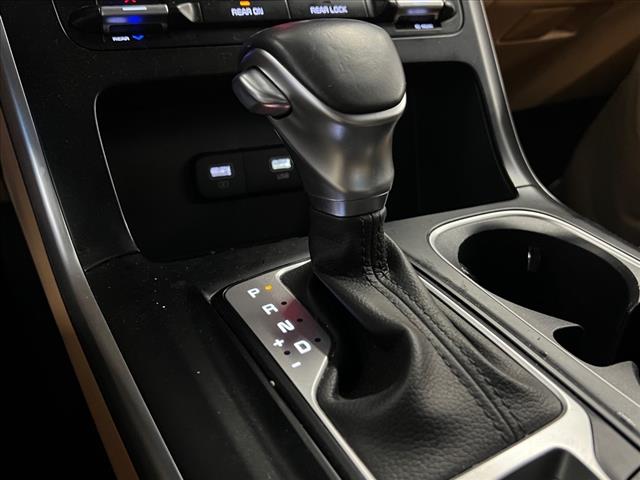 Vehicle image 17 of 29