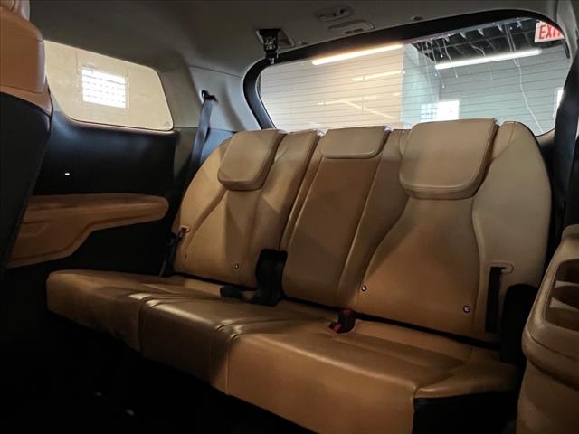Vehicle image 22 of 29