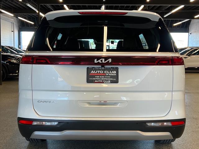 Vehicle image 4 of 29