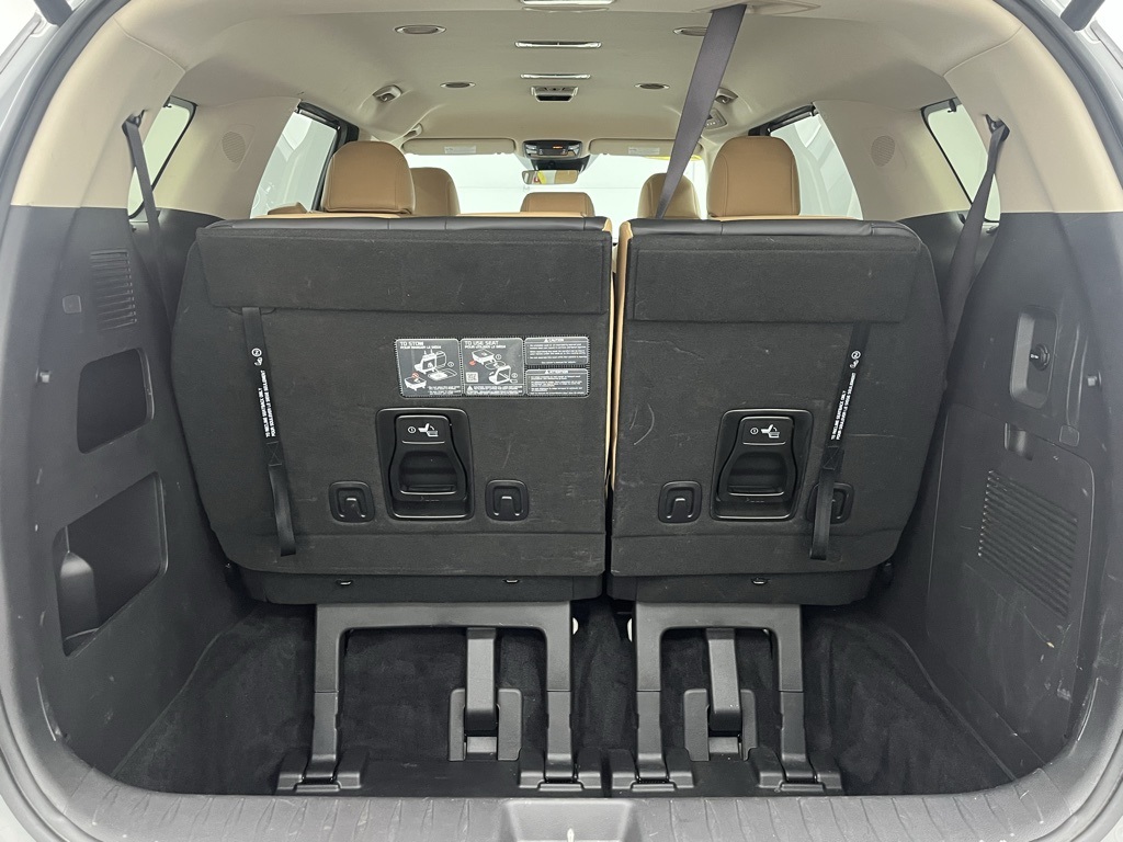 Vehicle image 17 of 37