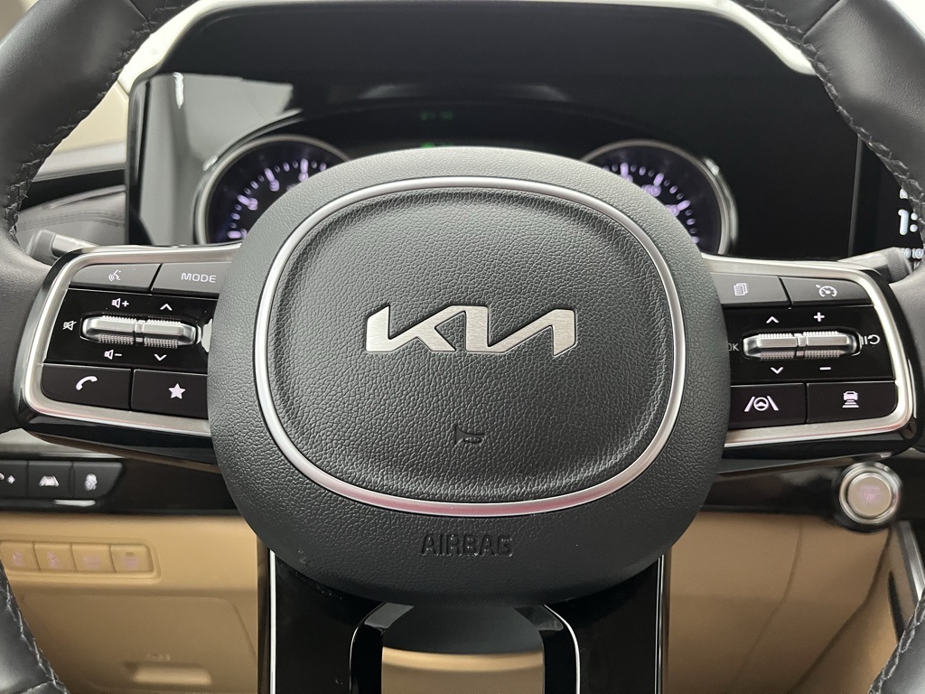 Vehicle image 31 of 37