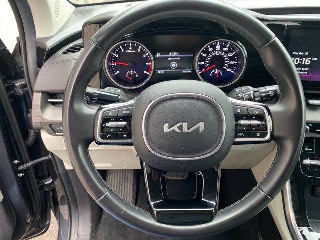 Vehicle image 10 of 26