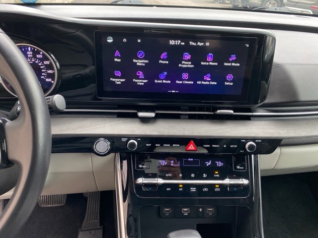 Vehicle image 11 of 26