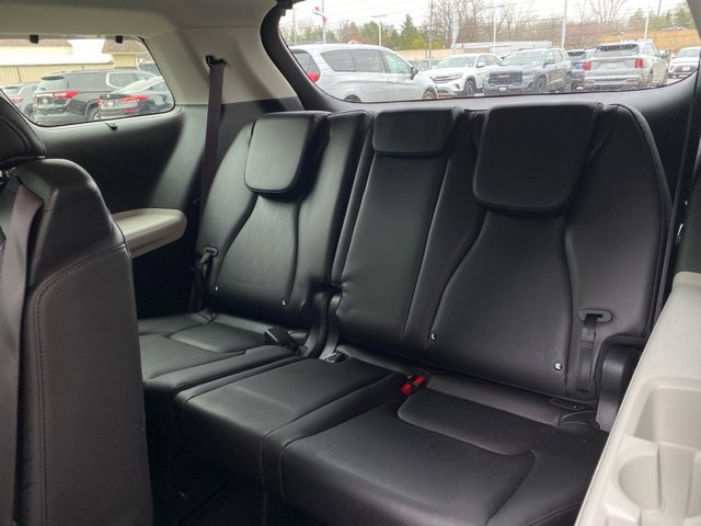 Vehicle image 24 of 26