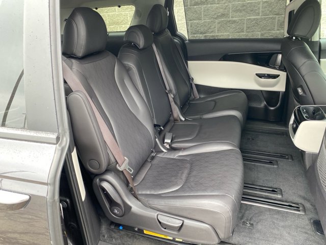 Vehicle image 25 of 26