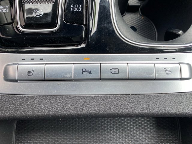 Vehicle image 13 of 26