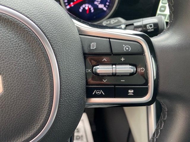 Vehicle image 17 of 26