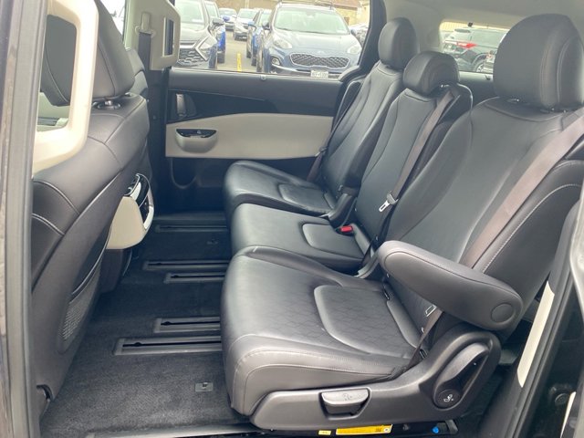 Vehicle image 23 of 26