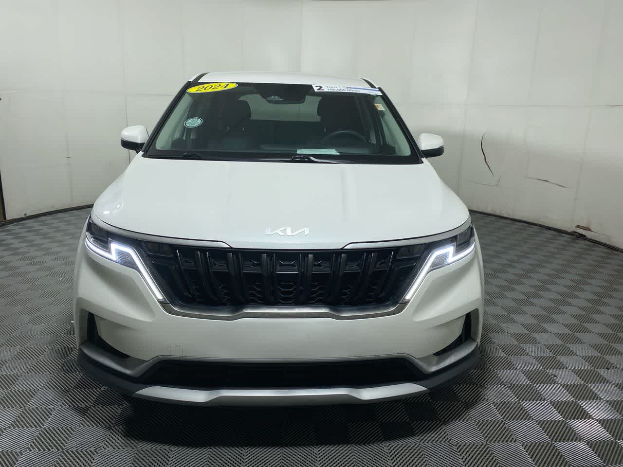 2024 Kia Carnival LX Image 4 of 34