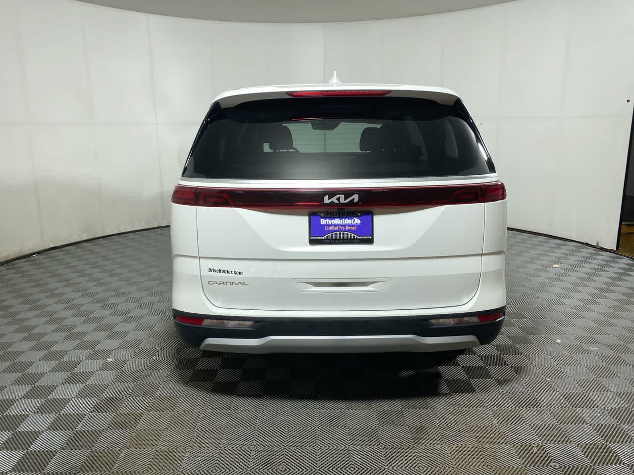 2024 Kia Carnival LX Image 11 of 34