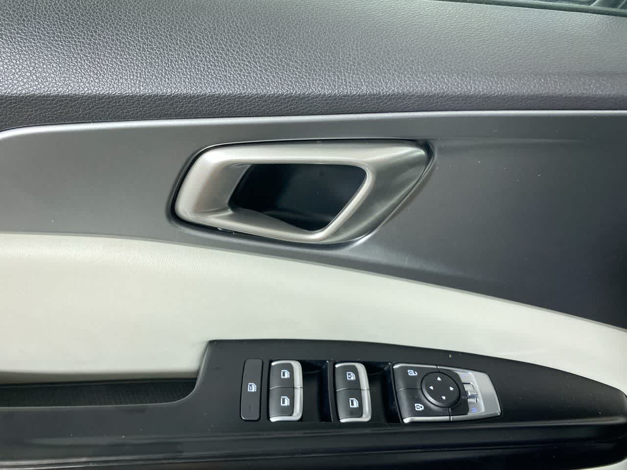 2024 Kia Carnival LX Image 32 of 34