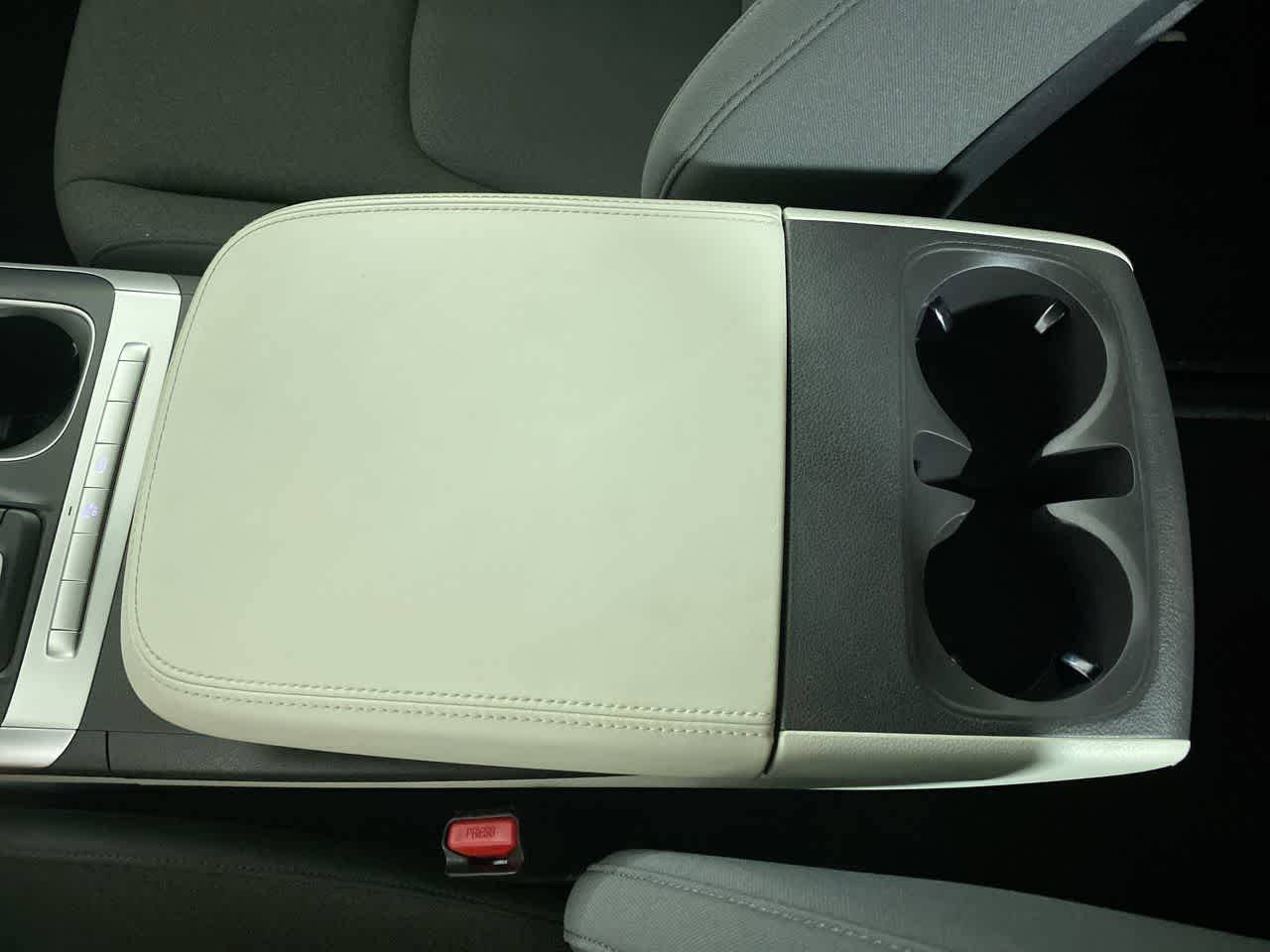 2024 Kia Carnival LX Image 33 of 34