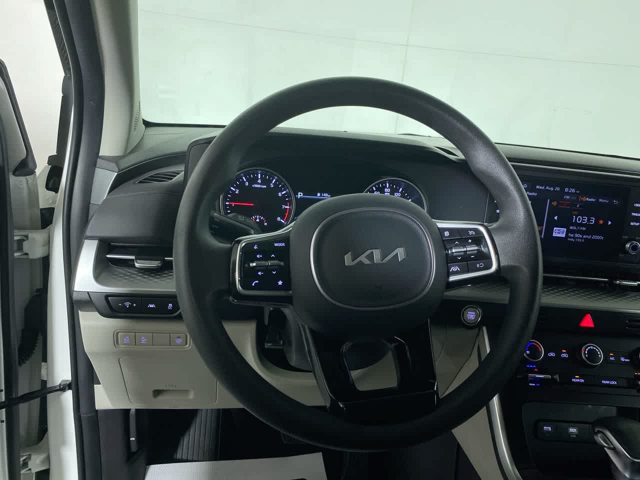 2024 Kia Carnival LX Image 23 of 34