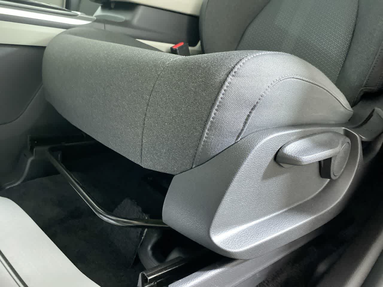 2024 Kia Carnival LX Image 31 of 34