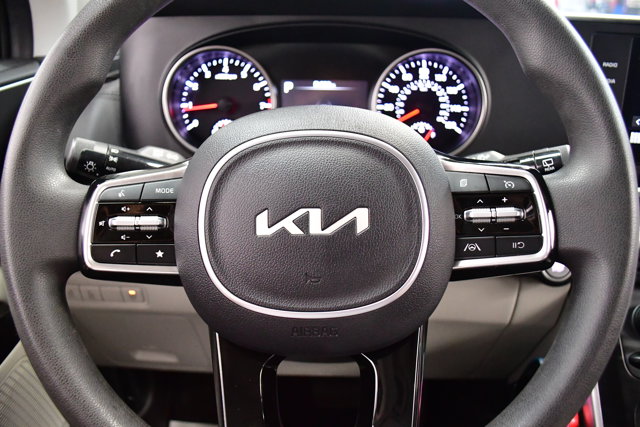 2024 Kia Carnival LX Image 18 of 31