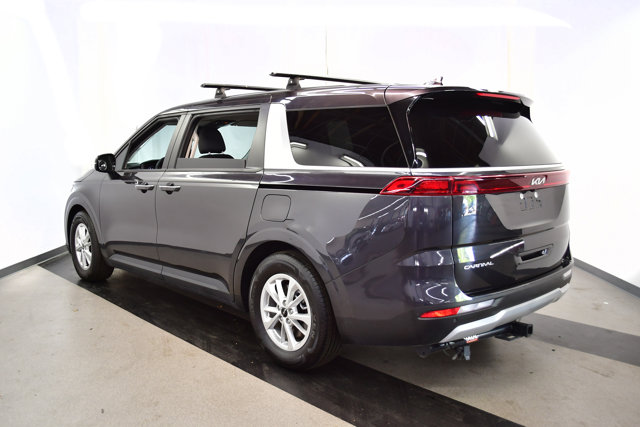2024 Kia Carnival LX Image 7 of 31