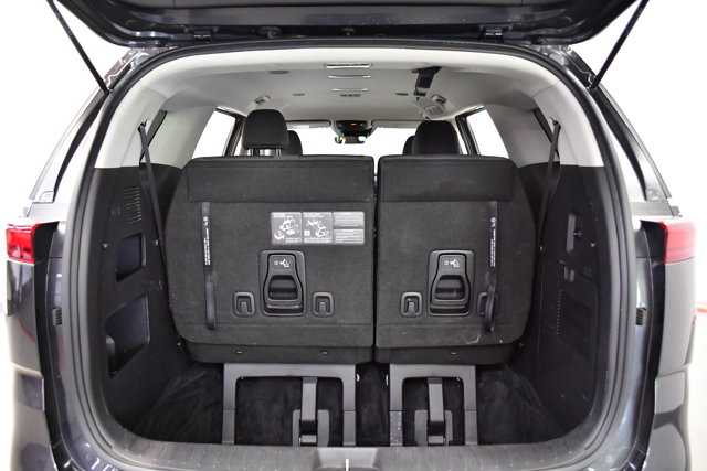 2024 Kia Carnival LX Image 12 of 31