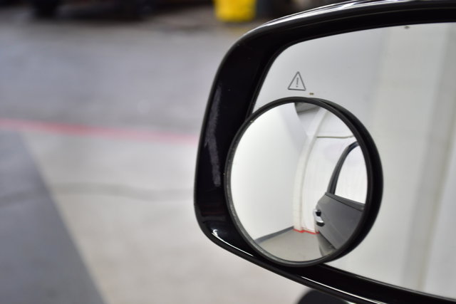 2024 Kia Carnival LX Image 31 of 31