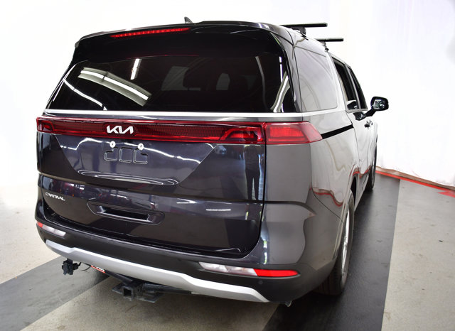2024 Kia Carnival LX Image 5 of 31
