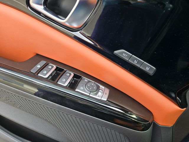 Vehicle image 22 of 53