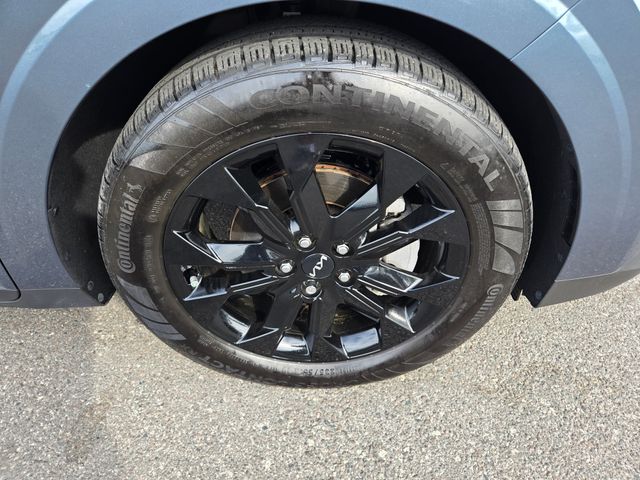 Vehicle image 10 of 53