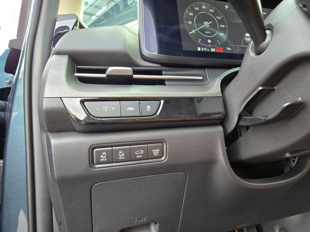 Vehicle image 24 of 53