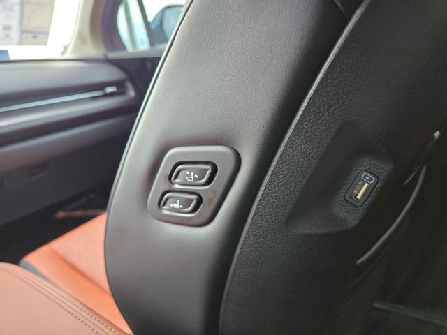 Vehicle image 43 of 53