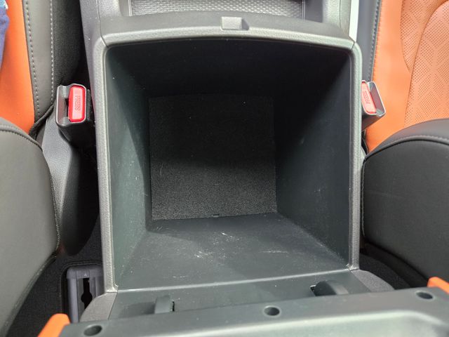 Vehicle image 33 of 53