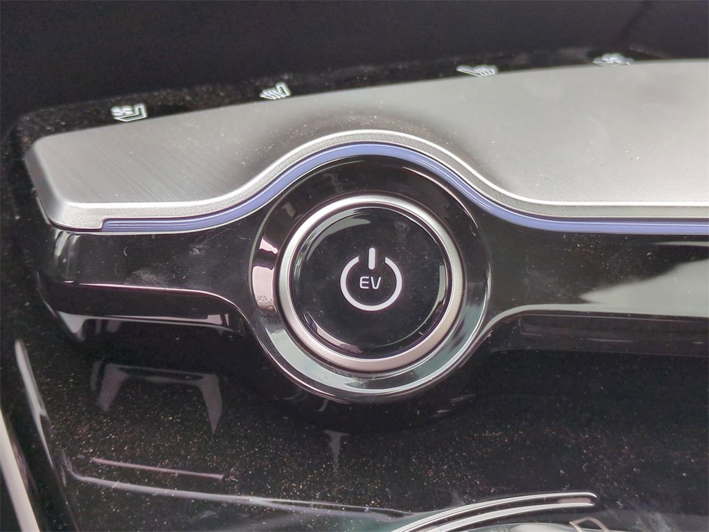 Vehicle image 16 of 34