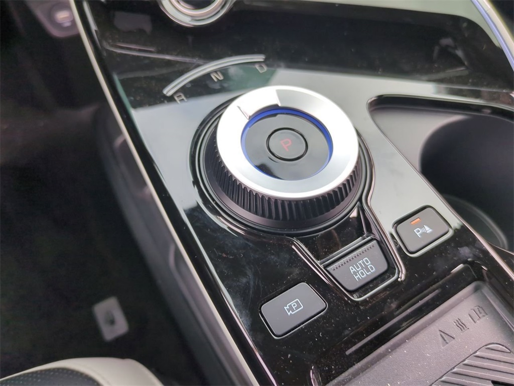 Vehicle image 15 of 34