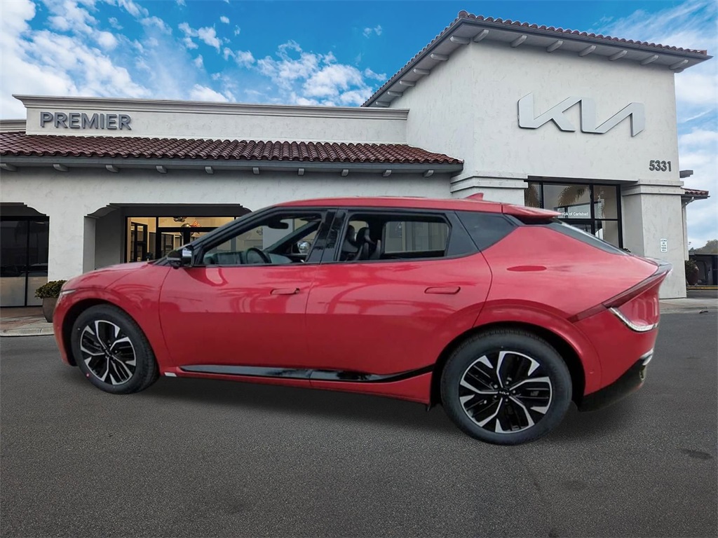 Vehicle image 8 of 34