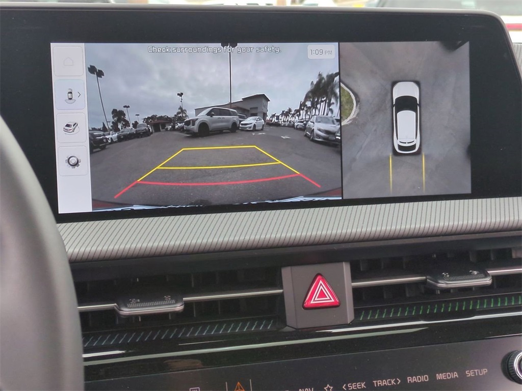 Vehicle image 14 of 34