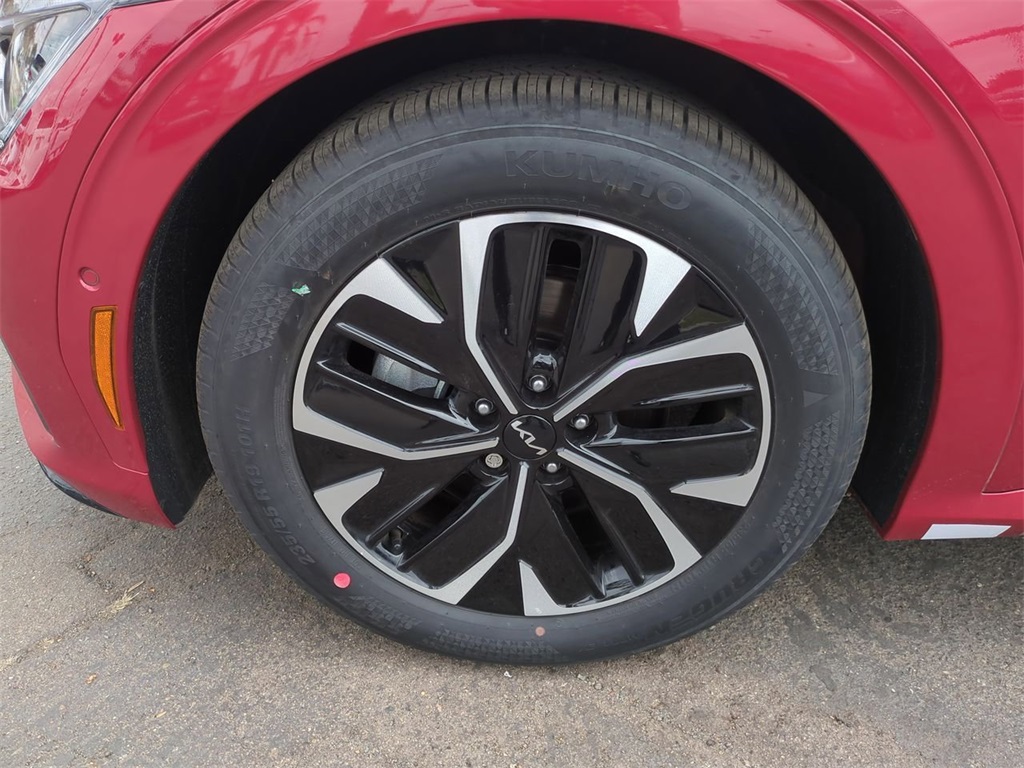Vehicle image 32 of 34