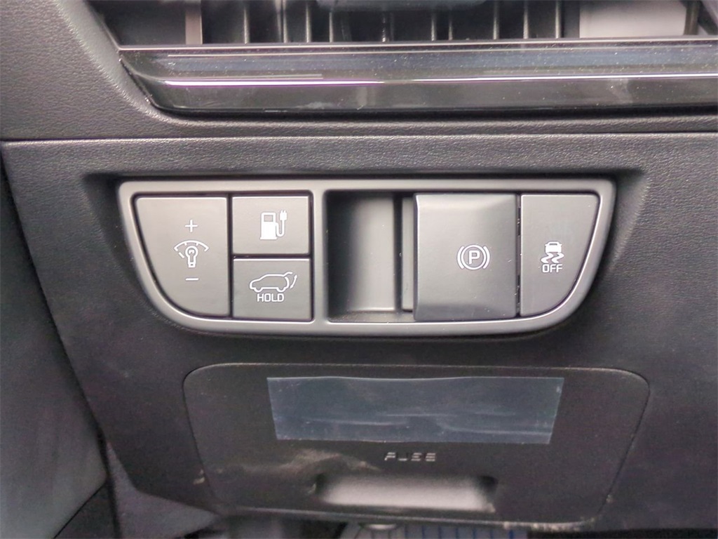 Vehicle image 17 of 34