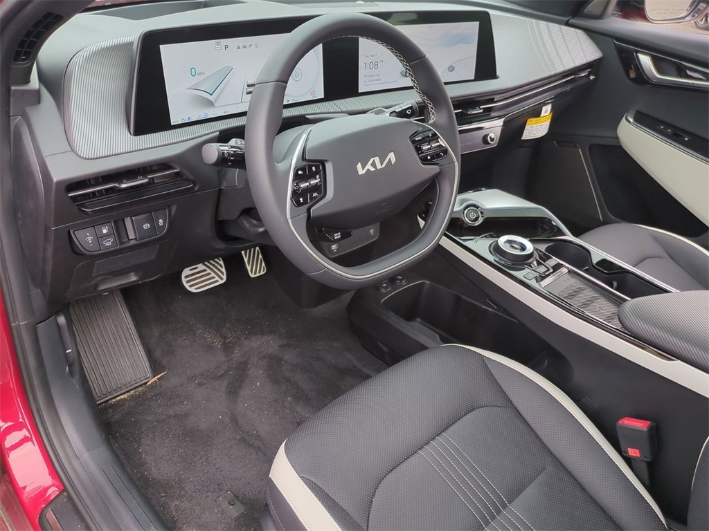 Vehicle image 9 of 34