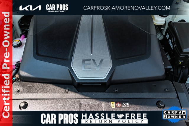 Vehicle image 21 of 25