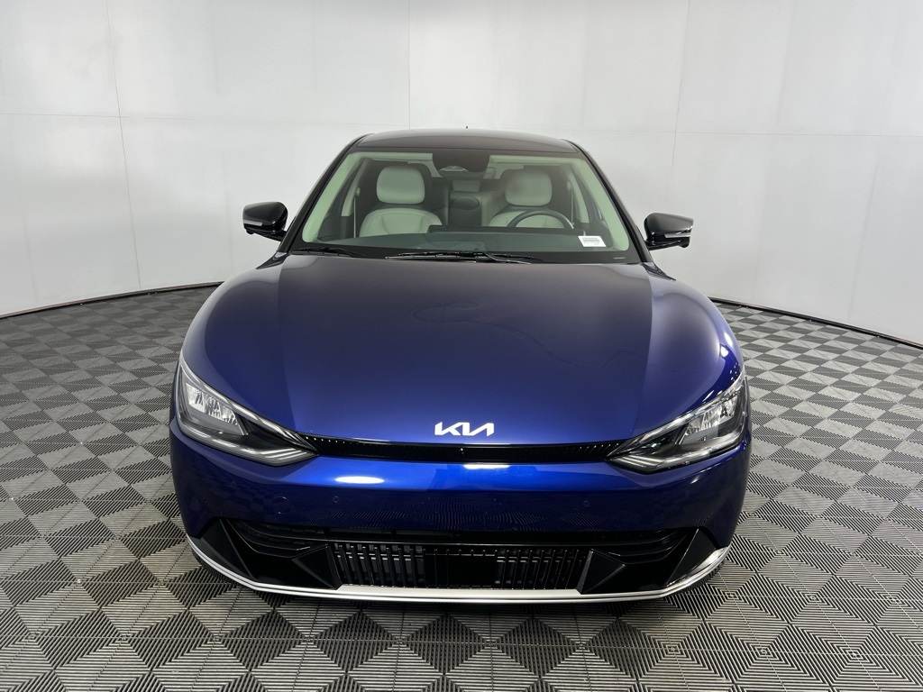 Vehicle image 3 of 60