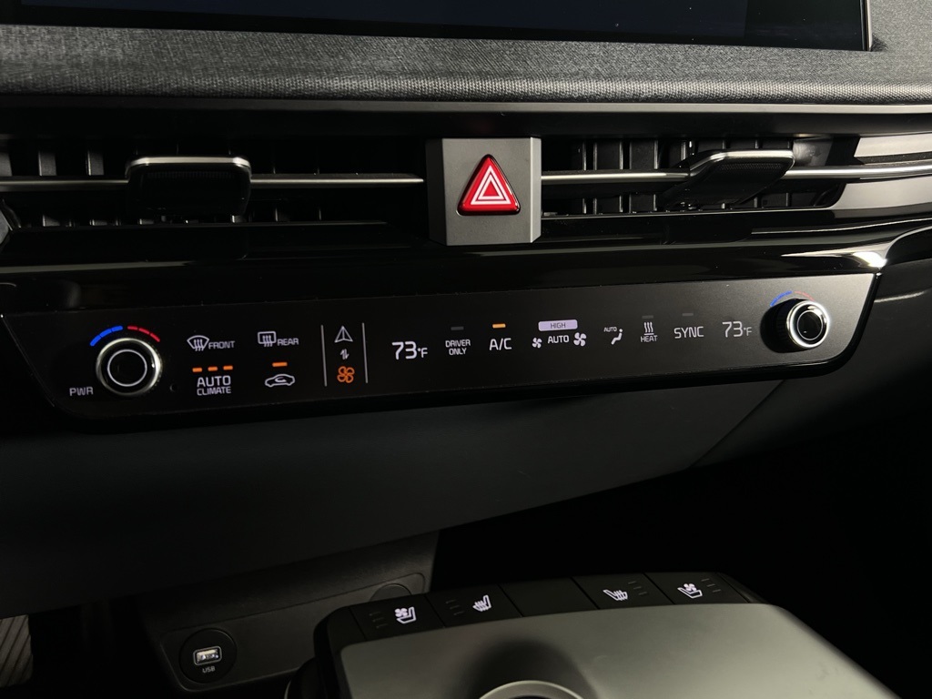 Vehicle image 17 of 60