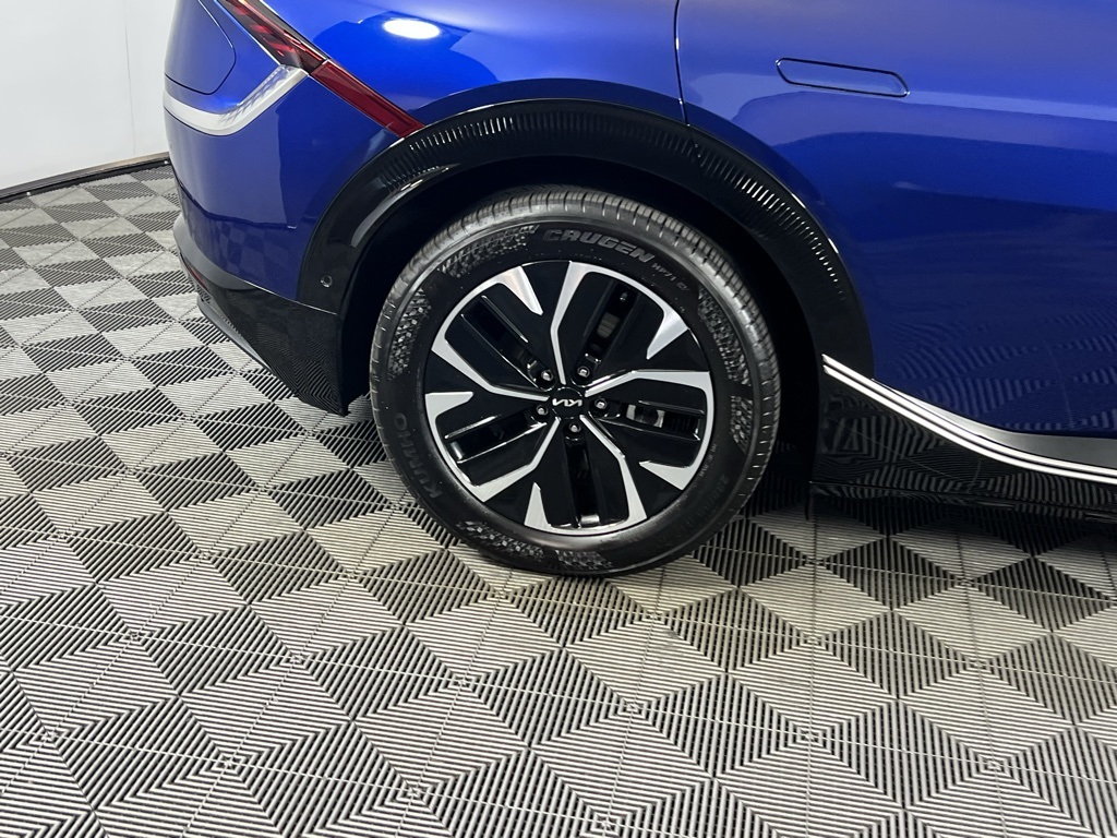 Vehicle image 13 of 60