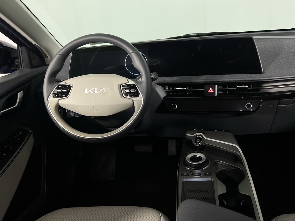 Vehicle image 20 of 60