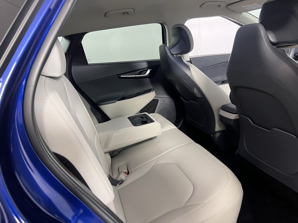 Vehicle image 30 of 60