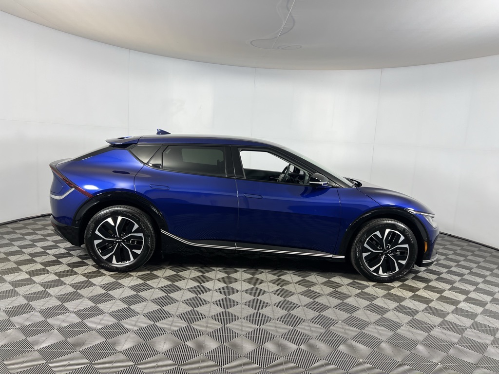 Vehicle image 5 of 60