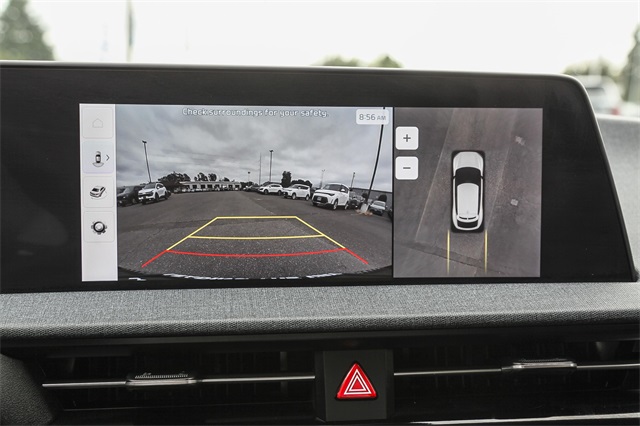 Vehicle image 18 of 25