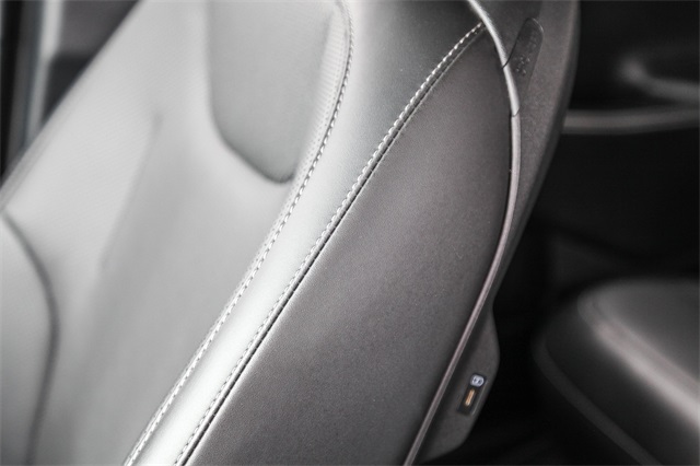 Vehicle image 24 of 25